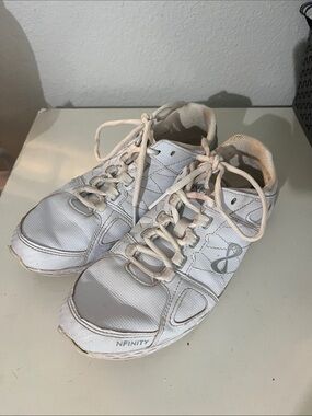 Nfinity Rival Women’s Cheer Cheerleading Shoes Size 9